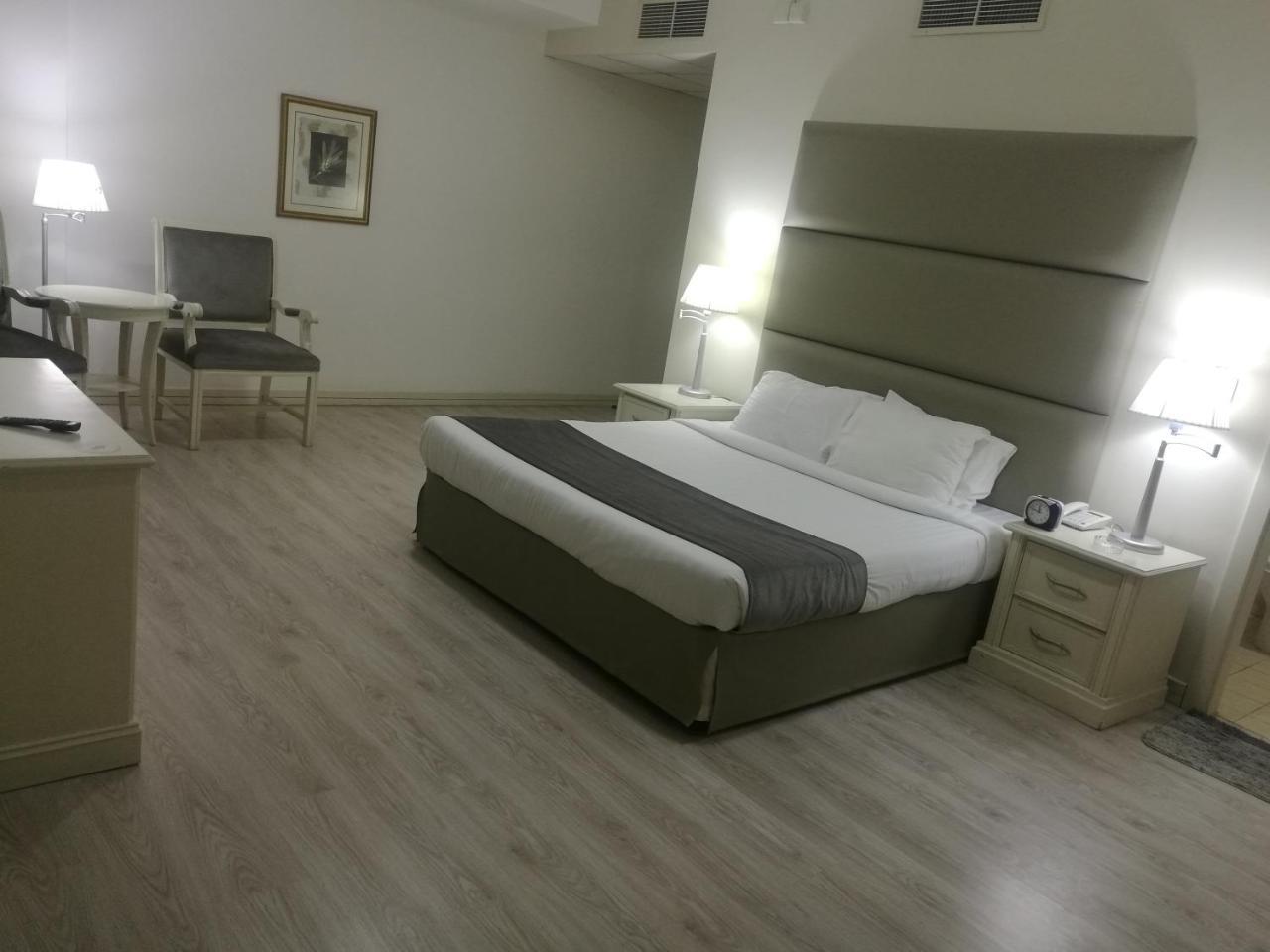 Mirador Hotel Манама Экстерьер фото